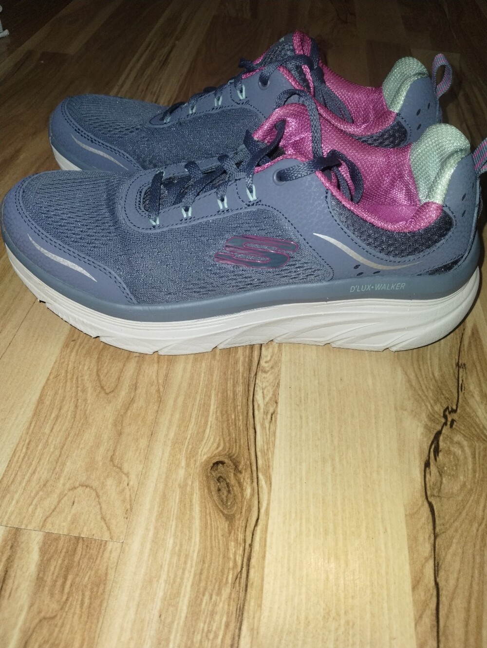 SKECHERS Women's Relaxed Fit: D'Lux Walker-Infinite Motion 9.5 - Picture 4 of 8